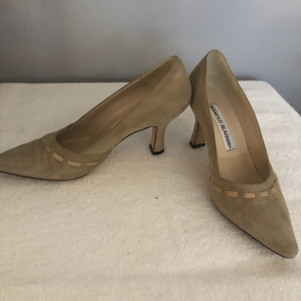 Manolo Blahnik 3” Pump, In Beige/Taupe Suede 35.5